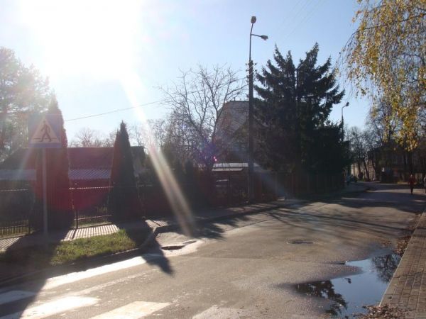 Droga łącząca główną ulicę (Warszawską) z Osiedlem Wojskowym i Rybakami. 14.11.2010 r.