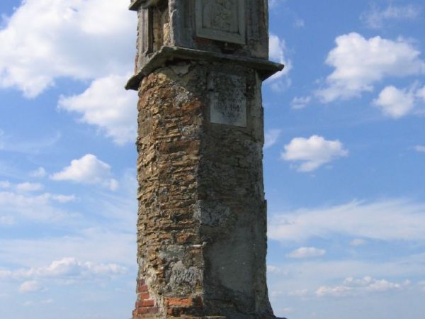 Kapliczka na pograniczu Trębanowa i Małoszyc.