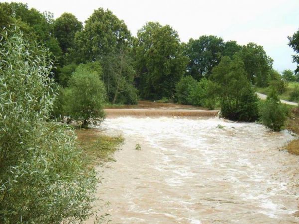 Wodospad po deszczach na Nysie Szalonej