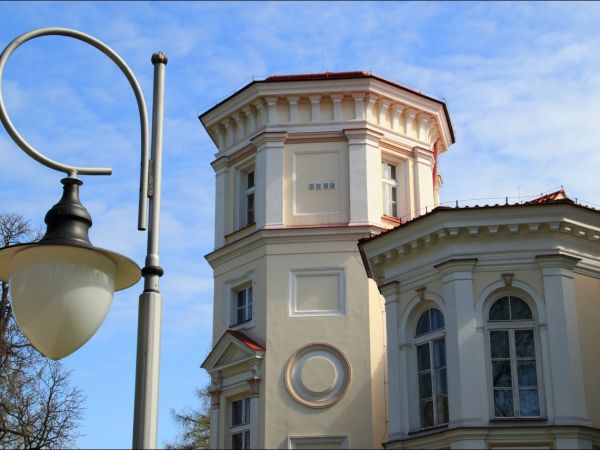 Pałac Lubomirskich w Przemyślu - Bakończycach .  Wybudowany w latach 1885–1887 przez księcia Hieronima Adama Lubomirskiego, według projektu Maksymiliana Nitscha