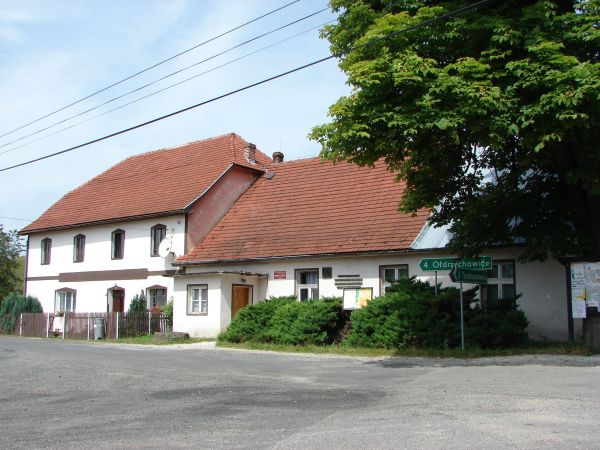 Gminna świetlica  w centrum Skrzynki.