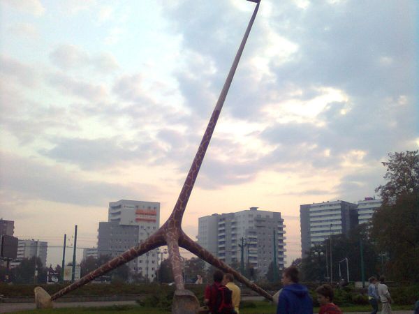 Słynna kamienna żyrafa.