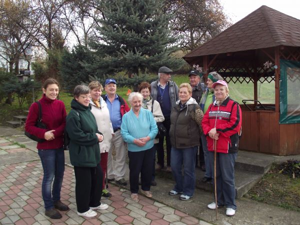 "grzechem byłoby" być w Średniej Wsi i pani Lewickiej nie poznać, a film wcześniej oglądaliśmy - wielu ludziom pomogła ! - pragnęliśmy poznać i to nam się udało