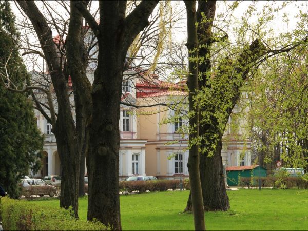 Pałac Lubomirskich w Przemyślu - Bakończycach .  Wybudowany w latach 1885–1887 przez księcia Hieronima Adama Lubomirskiego, według projektu Maksymiliana Nitscha