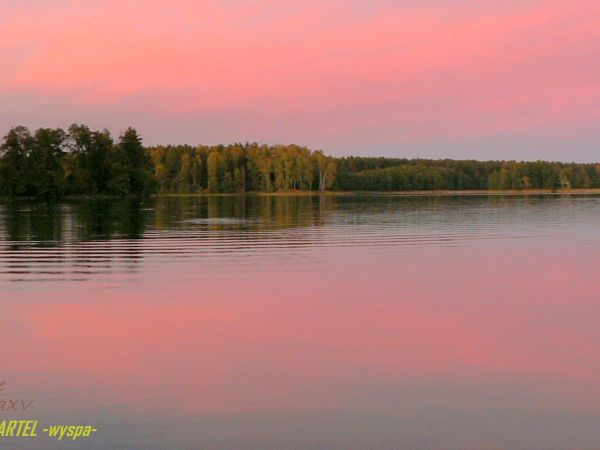 Jezioro Wiartel -wyspa-