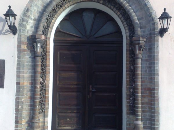 Ozdobny portal - wejście do ratusza.