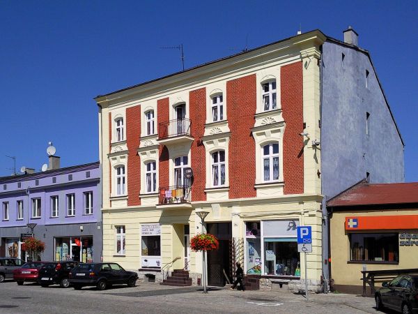 Czeladź. Kamienice w rynku