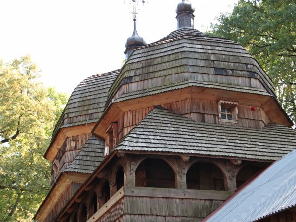 Cerkiew Narodzenia Przenajświętszej Bogurodzicy w Chotyńcu . Zbudowana w 1615 roku.