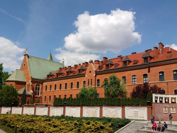 Sanktuarium Bożego Miłosierdzia w maju.