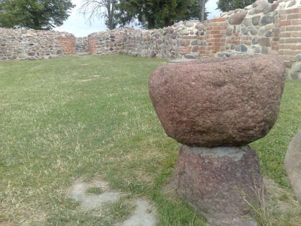 RUINY KAPLICY POBITEWNEJ