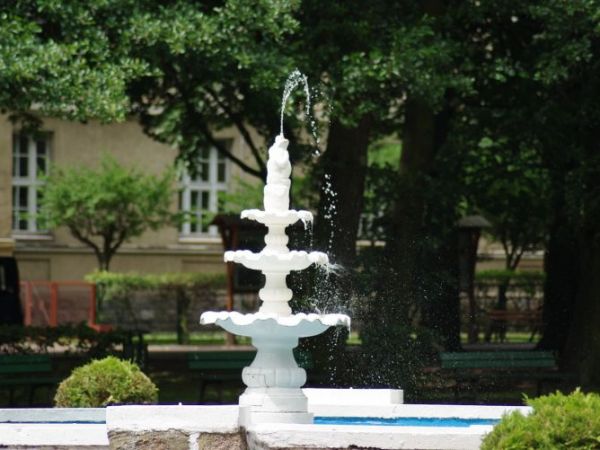 Fontanna przy muszli koncertowej