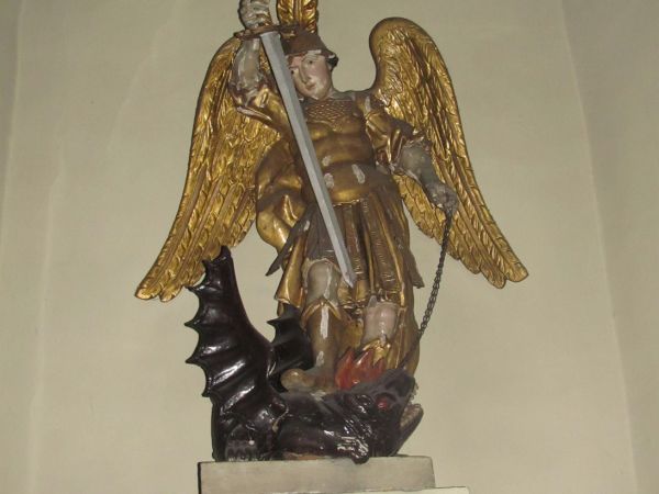 Kościół farny pw. św. Jadwigi Śląskiej - wnętrze