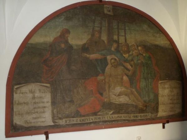 w krużgankach klasztornych polichromia przedstawia sceny biblijne, datowane na lata 40-te XVIII wieku.