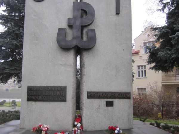 Pomnik pamięci żołnierz Armii Krajowej Podokręgu Rzeszów