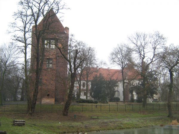 Baszta Halszki oraz Zamek Górków w Szamotułach