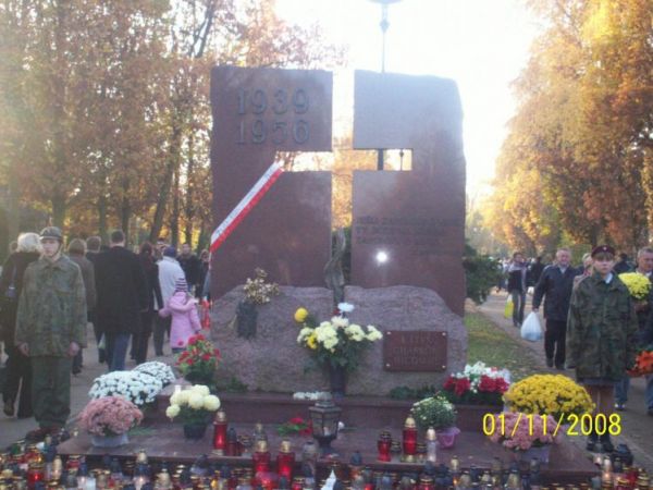 Cmentarz przy ul. Żwirowej...