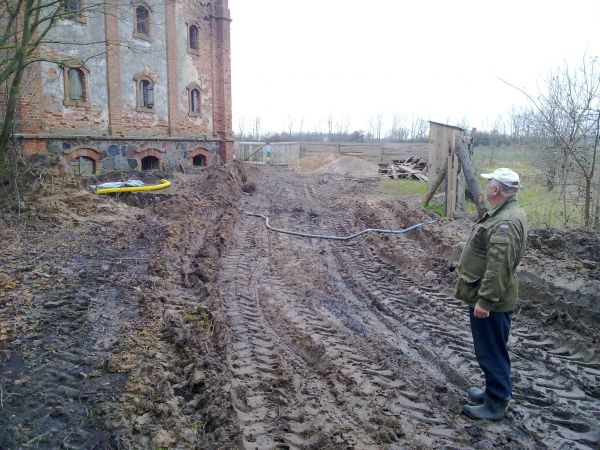 Na zdjęciu sołtys wsi Dyblin, Pan Mieczysław Wójtowicz - nasz przyjaciel.
Fot. Marek Jefremienko