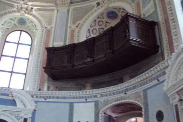 chór w zamkowej kaplicy - nad wejściem głównym.