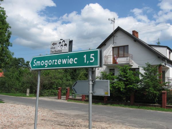 Tędy pobiegną joggerzy , pomaszerują miłośnicy Nordic Walking, aby później wysłuchać koncertu "Żuków". 18 sierpnia 2012 .  Więcej na: http://www.thebeatles2.pl/