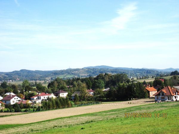 Dalsza częśc panoramy wsi Przybówka