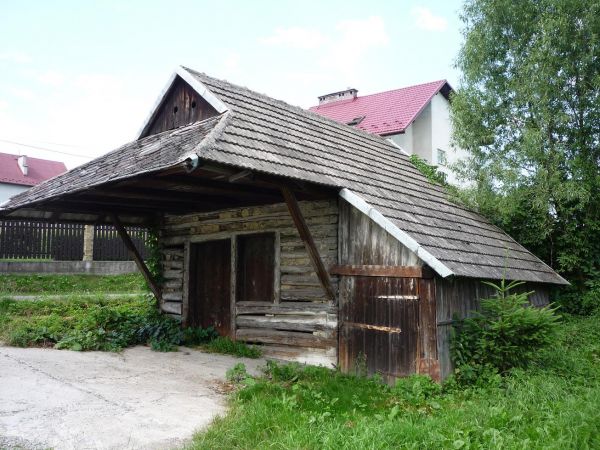 Sułkwice. Zabytkowa kuźnia przy ul. Partyzantów.Świadectwo osiedla 1000 kowali.