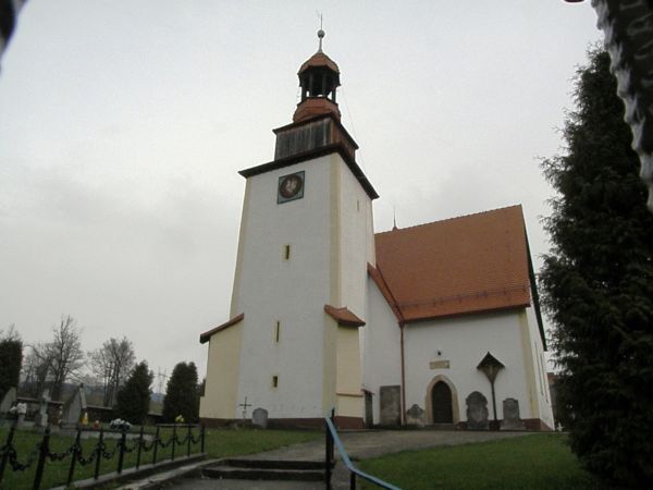 II kościół w Janowicach Wlk pełniący rolę kaplicy cmentarnej