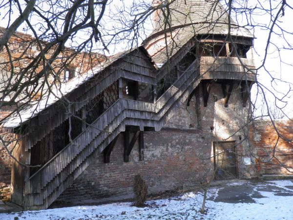 Wzgórze Św. Michała . Mury obronne  Klasztoru SS. Benedyktynek .