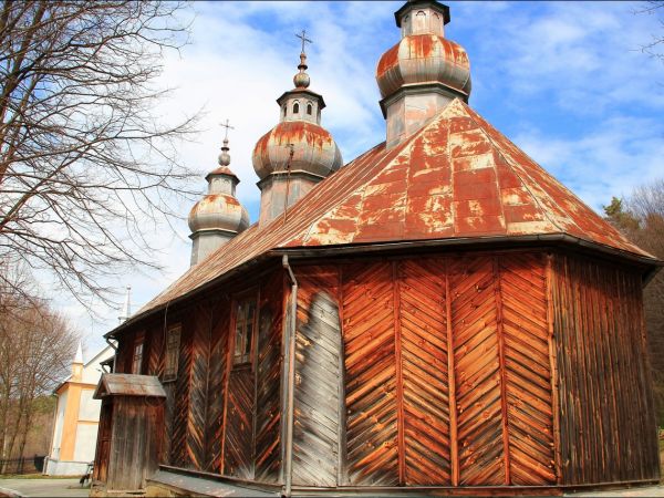 Cerkiew św. Paraskewy  – drewniana parafialna cerkiew greckokatolicka, znajdująca się w Lipie, w gminie Bircza, w powiecie przemyskim . Cerkiew została zbudowan