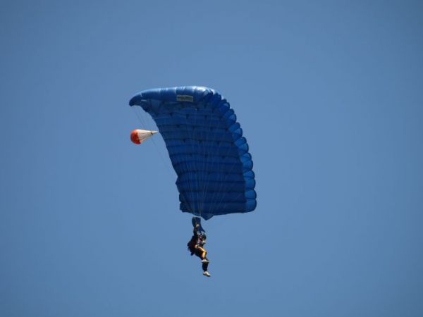 Skoki spadochronowe Radawiec gm. Konopnica