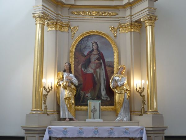 Prawy boczny ołtarz św.Kinga,po tej samej stronie w kościele od 1999r Relikwie św.Kingi.