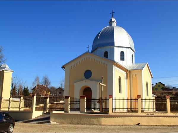 Cerkiew greckokatolicka p.w. Przemienienia Pańskiego w Skopowie . Zbudowana w 1900 roku. Murowana, trójdzielna, na planie krzyża, z kopułą pośrodku. Obecnie   k