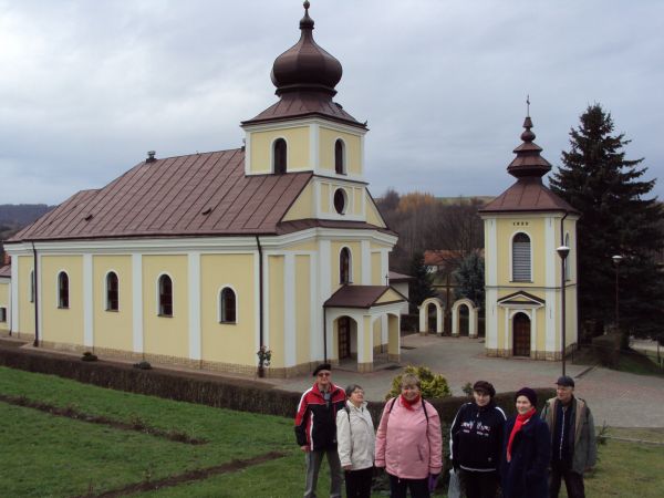 Dawna cerkiew gr.-katolicka pw. św. Jana Złotoustego, od 1946r. kościół rzymsko-katolicki. Obiekt w stylu klasycystycznym. Obok kościoła dzwonnica, również klas