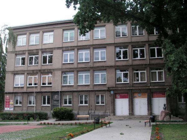 Zespół Szkół Ogólnokształcących im. Stanisława Staszica -ul.3Maja