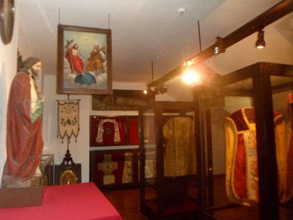 Muzeum Towarzystwa Jezusowego Prowincji Polski Południowej - z ponad  4 tysiącami eksponatów, usytuowane w późnobarokowym Sanktuarium Matki Bożej Starowiejskiej