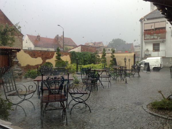 Deszczowy poranek na ul. A. Mickiewicza