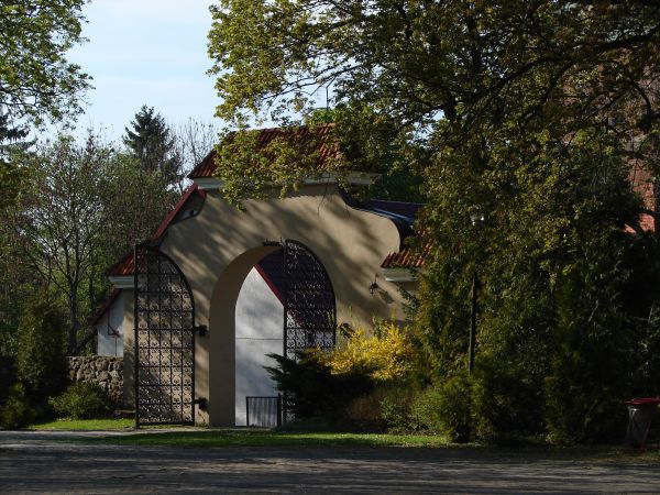 Tuczno - brama wjazdowa do zamku Wedlow