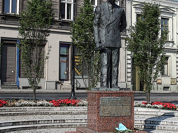 Wełniany Rynek. Pomnik dawnego prezydenta Bydgoszczy Leona Barciszewskiego.