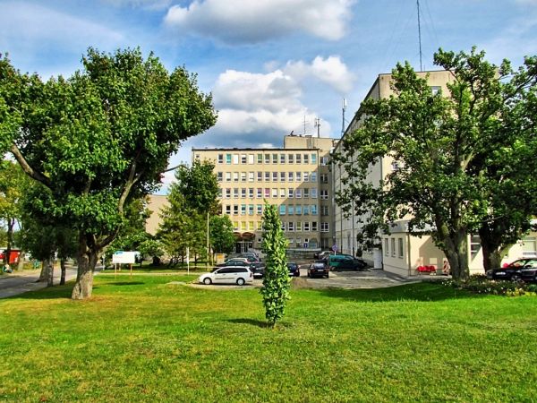 Szpital im. Św. Jana od strony dojazdu