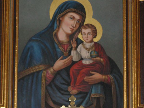 wewnątrz świątyni.