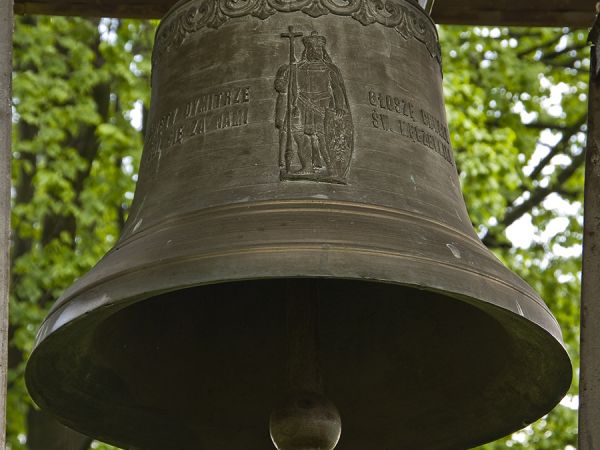 Leluchów. Cerkiew greckokatolicka pw. św. Dymitra .Dzwon.