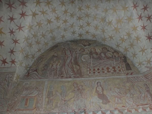 Gotycka /XIV w./ polichromia na ścianach kościoła