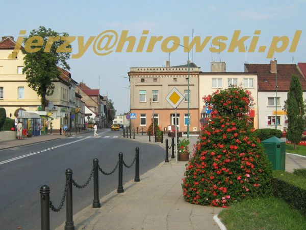 Kargowa, Rynek. Miasto nad rzeką Obrzycą na trasie E-32 pomiędzy
Poznaniem i Zieloną Górą.Woj. Lubuskie.