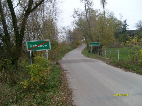 Wyjazd z Trębanowa w stronę Krzczonowic.