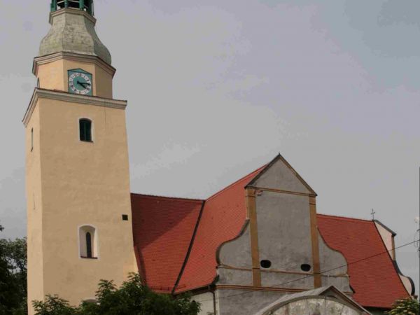 Borek Strzeliński wieś w pow. strzelińskim - kościół pw. św. Antoniego i św. Wawrzyńca. w źródłach pojawia się od 2. połowy XIII w., zbudowany w stylu wczesnogo