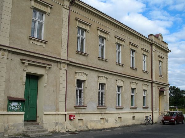 świetlica -  miejsce spotkań młodzieży , zabaw, wesel ...