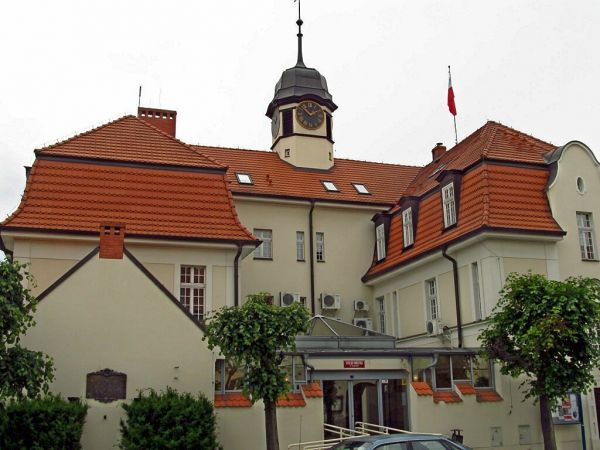 Ratusz w Kórniku. Siedziba Urzędu Miasta i USC