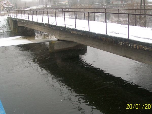 Most kolejowy w Dziektarzewie na rzece Wkrze.