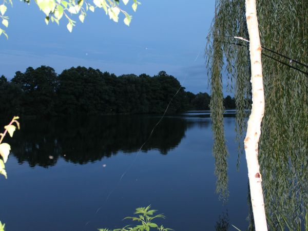 Łopienno,jezioro nocą.