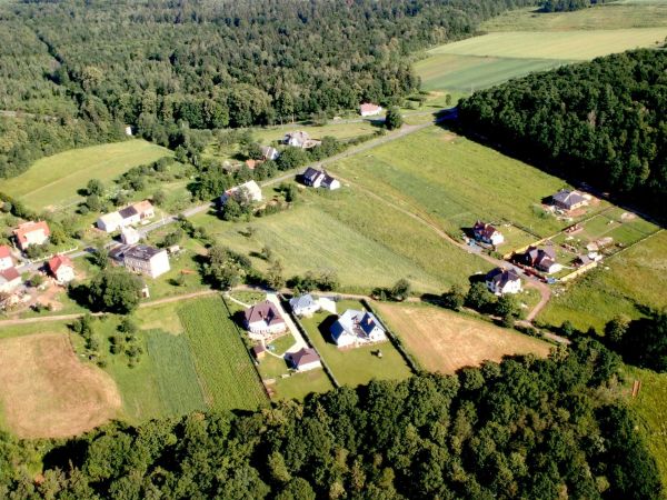 DĘBOWIEC KOŁO PRUDNIKA-PRZEPIĘKNA MIEJSCOWOŚĆ OTOCZONA LASEM.