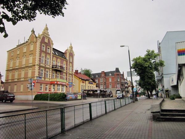 Kętrzyn-zabytkowe kamienice przy ul. Sikorskiago 2012-06-11